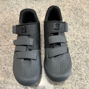 Trek Bontrager women’s cycle shoes size 7.5